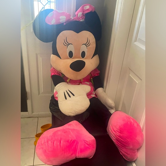 Disney Other - Life size Minnie Mouse